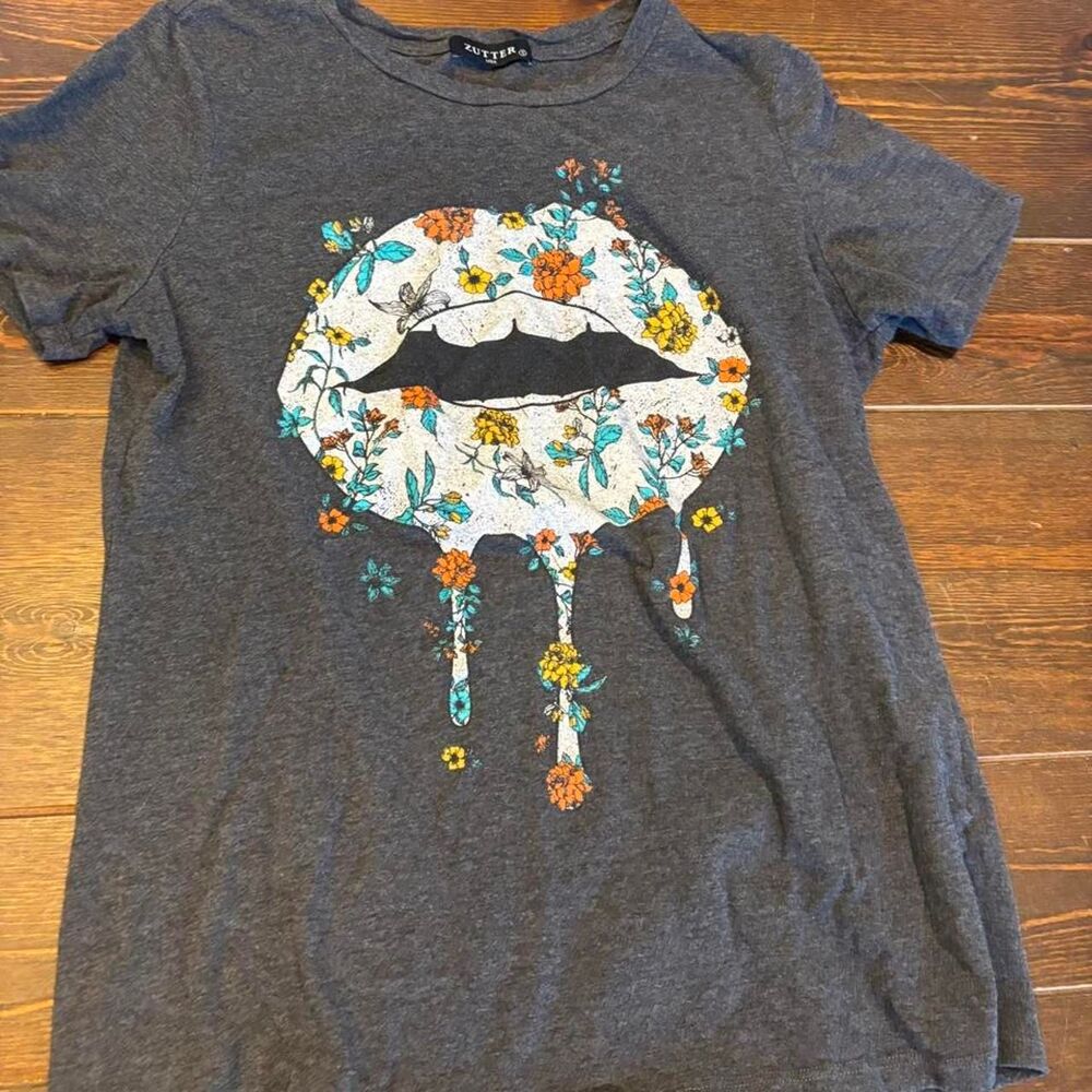 Unbranded Women's Grey T-shirt